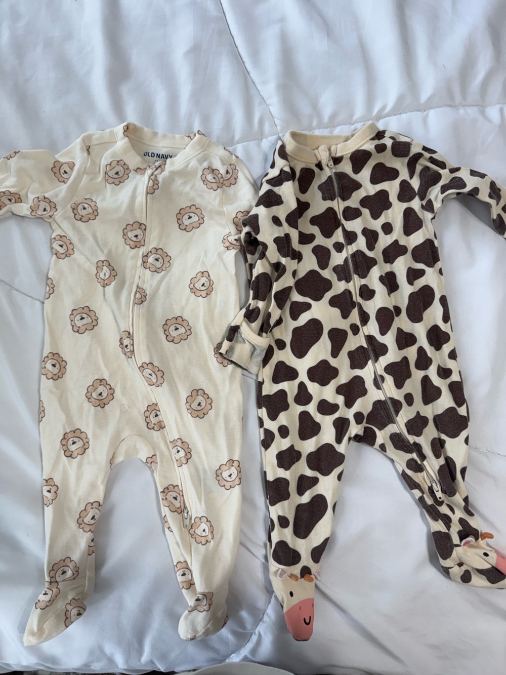 Old Navy Cream Lion & Cream/Brown Cow Print Baby Footies (2-Pack)